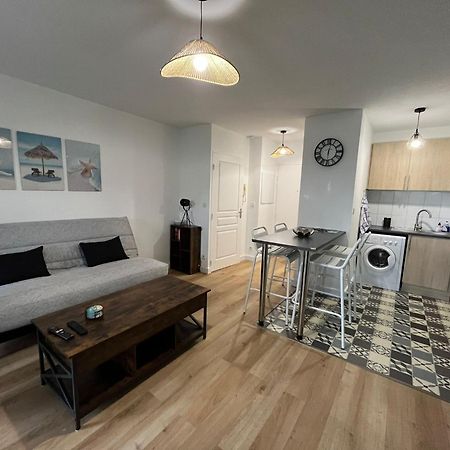Appartement Avec Jardin A Rochefort Bagian luar foto