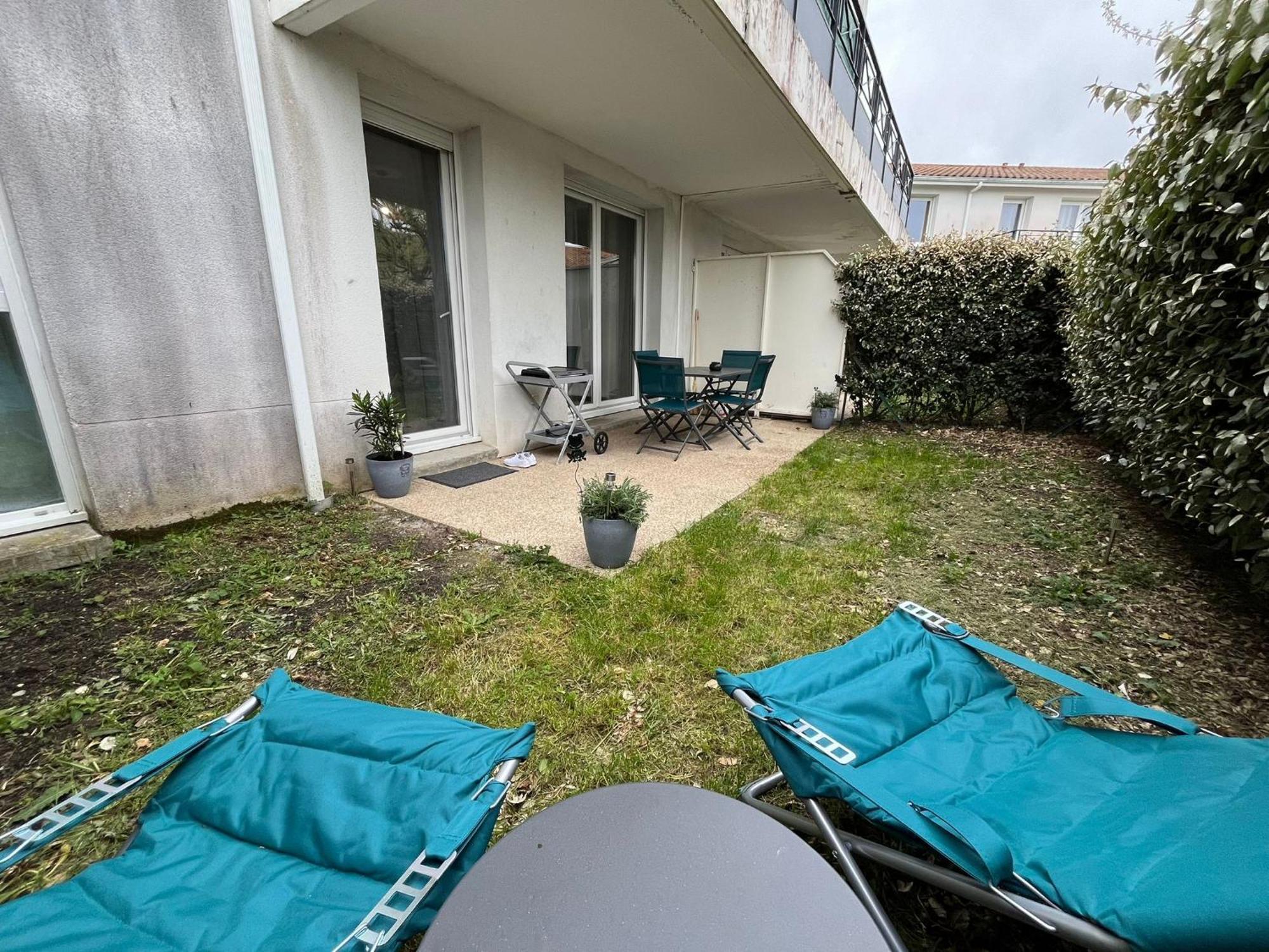 Appartement Avec Jardin A Rochefort Bagian luar foto
