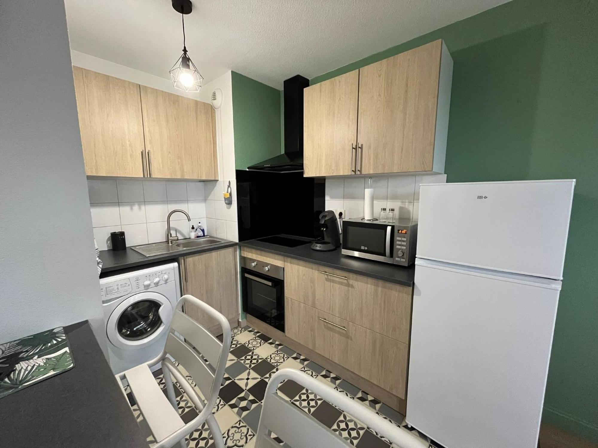 Appartement Avec Jardin A Rochefort Bagian luar foto